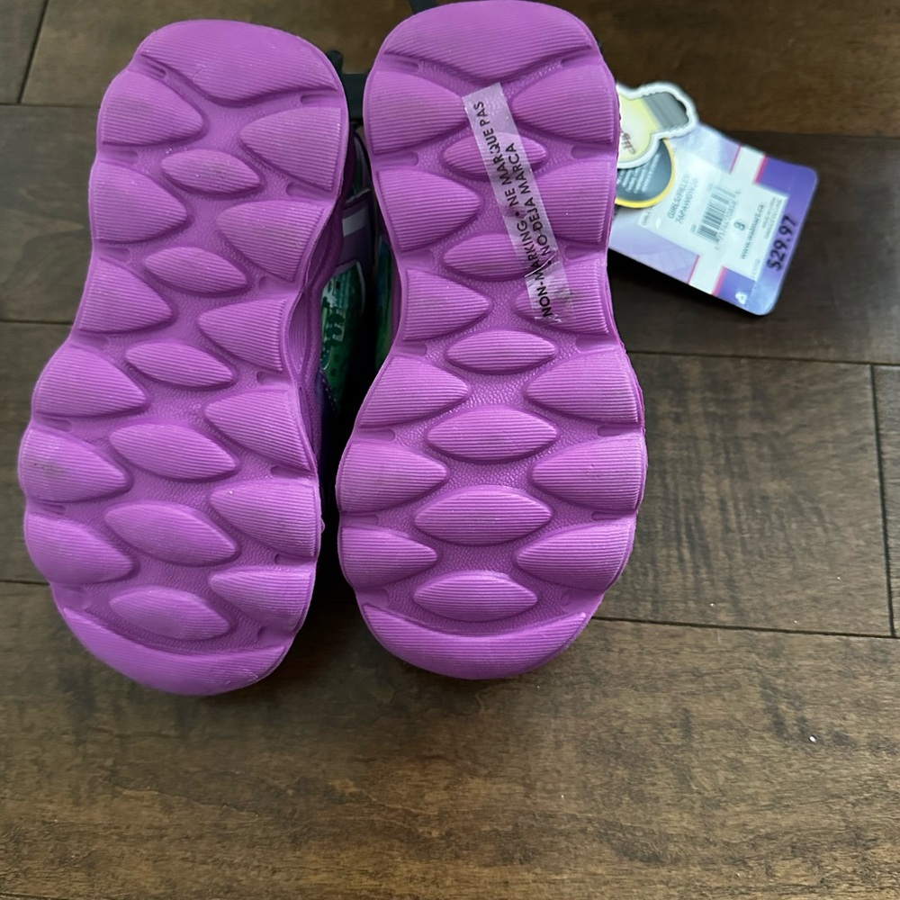 Paw Patrol Girls' Light-Up Sneakers in Purple & Pink (Skye) - Picture 2 of 3